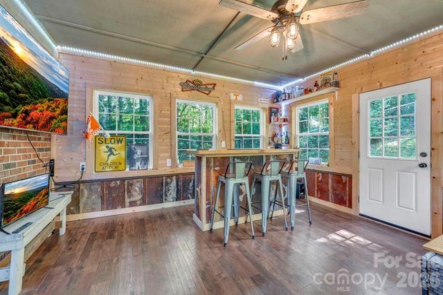 1199 Deer Park Lake Road, Spruce Pine, NC 28777