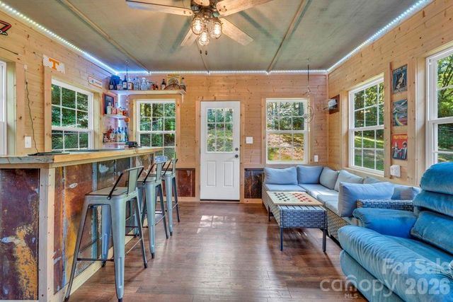 1199 Deer Park Lake Road, Spruce Pine, NC 28777