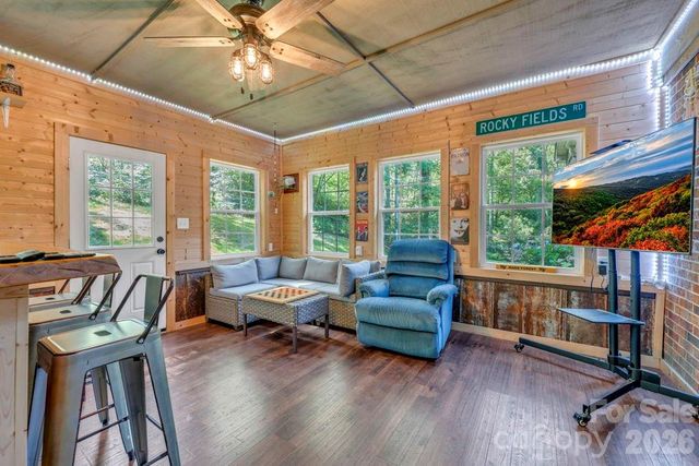 1199 Deer Park Lake Road, Spruce Pine, NC 28777