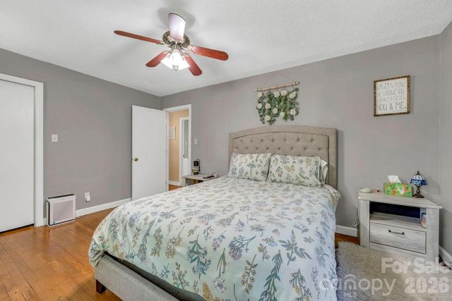 1199 Deer Park Lake Road, Spruce Pine, NC 28777