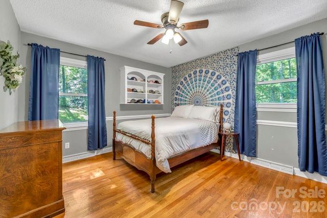 1199 Deer Park Lake Road, Spruce Pine, NC 28777