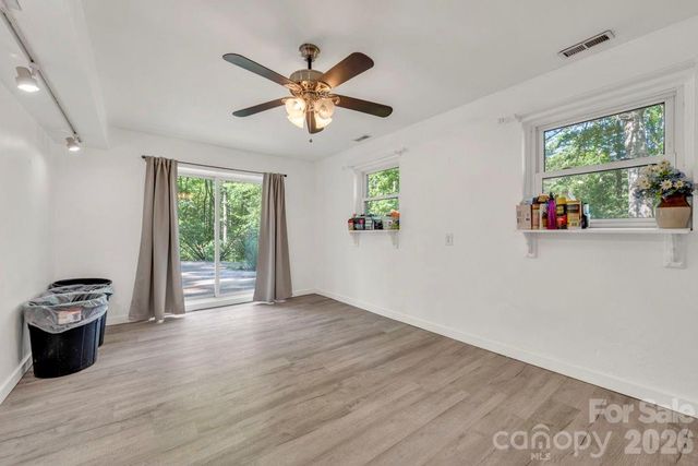 1199 Deer Park Lake Road, Spruce Pine, NC 28777