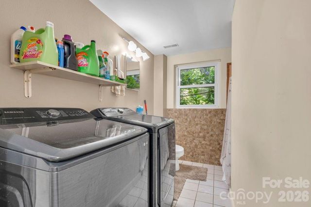 1199 Deer Park Lake Road, Spruce Pine, NC 28777