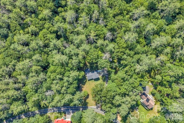 1199 Deer Park Lake Road, Spruce Pine, NC 28777