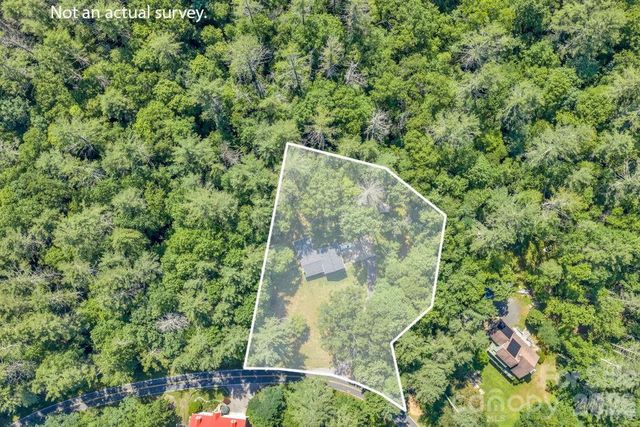 1199 Deer Park Lake Road, Spruce Pine, NC 28777