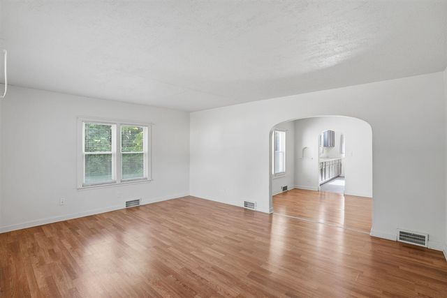 1027 Monroe Street, Benton Harbor, MI 49022