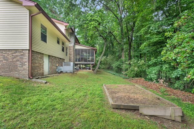 918 Stone Crest Circle, Chattanooga, TN 37421