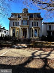 26 S STATE ST, Dover, DE 19901