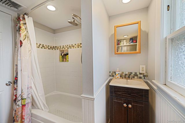 14 Tuttle Avenue, Eastport, NY 11941