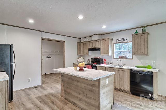 299 NED WILLIAMS Road, Kershaw, SC 29067