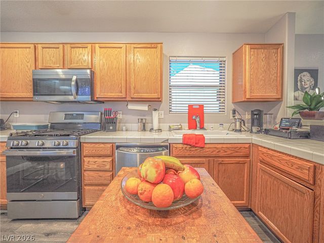 3105 Whispering Canyon Court, Henderson, NV 89052
