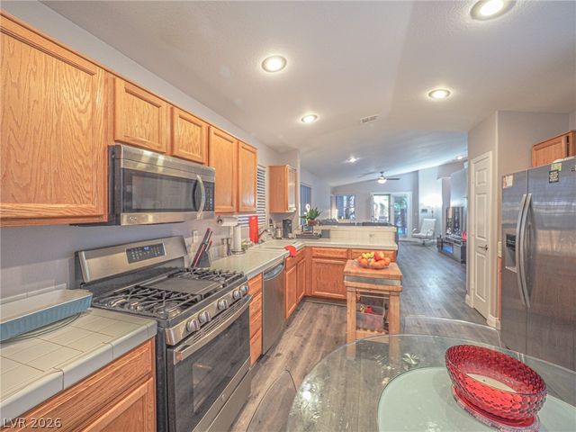 3105 Whispering Canyon Court, Henderson, NV 89052