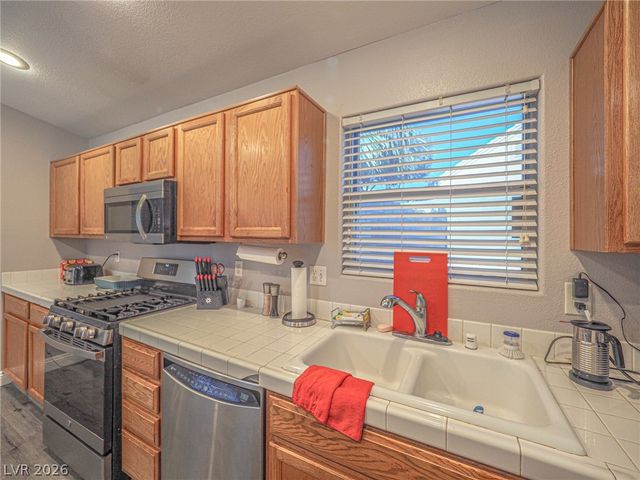 3105 Whispering Canyon Court, Henderson, NV 89052