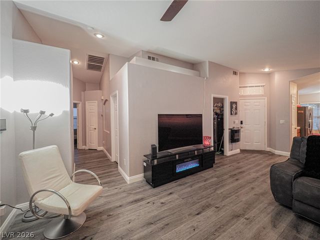 3105 Whispering Canyon Court, Henderson, NV 89052
