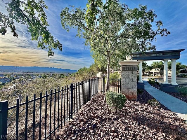 3105 Whispering Canyon Court, Henderson, NV 89052