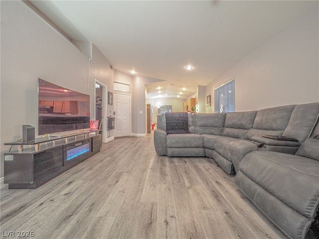 3105 Whispering Canyon Court, Henderson, NV 89052