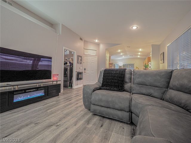 3105 Whispering Canyon Court, Henderson, NV 89052