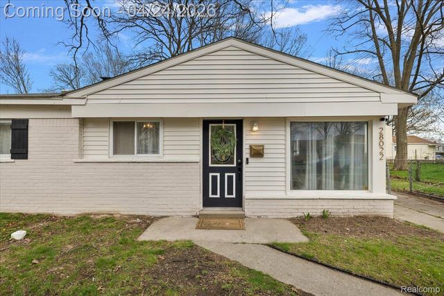 28022 Fairfax Street, Southfield, MI 48076