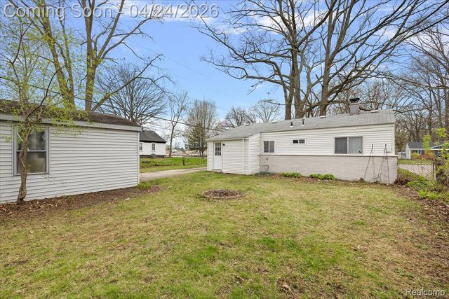 28022 Fairfax Street, Southfield, MI 48076