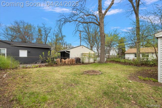 28022 Fairfax Street, Southfield, MI 48076