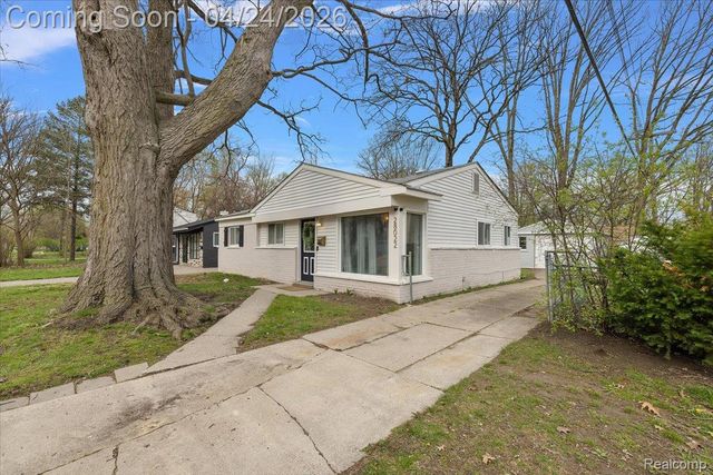 28022 Fairfax Street, Southfield, MI 48076
