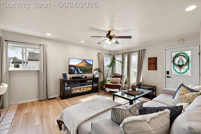 28022 Fairfax Street, Southfield, MI 48076