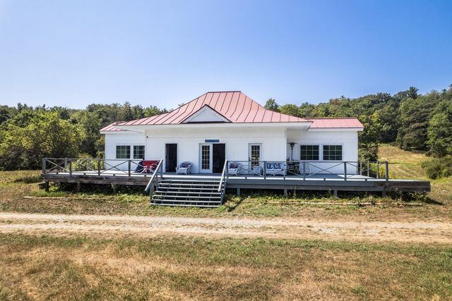 63 Avalon Beach Road, Castleton, VT 05735