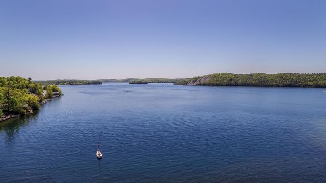 63 Avalon Beach Road, Castleton, VT 05735