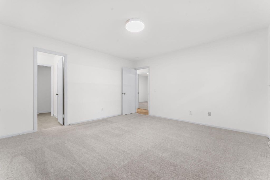 Image 20 of property listing at 203 Stratford Drive, Summerville, SC 29485