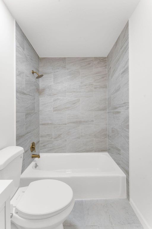 Image 28 of property listing at 203 Stratford Drive, Summerville, SC 29485