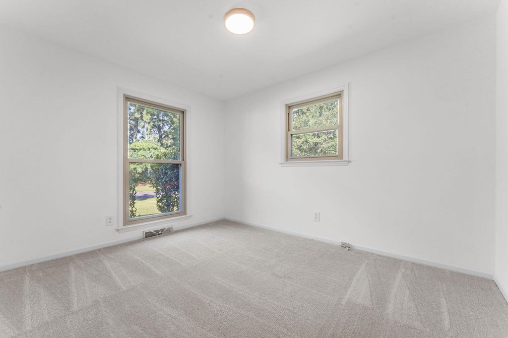 Image 29 of property listing at 203 Stratford Drive, Summerville, SC 29485