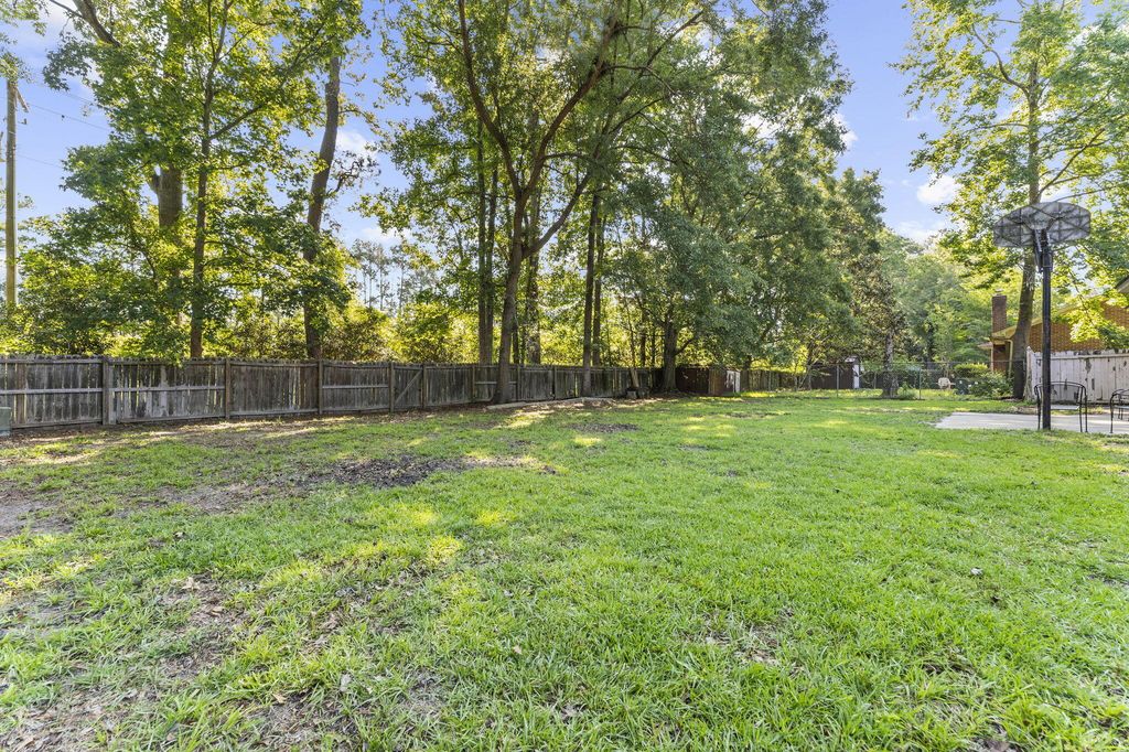 Image 33 of property listing at 203 Stratford Drive, Summerville, SC 29485