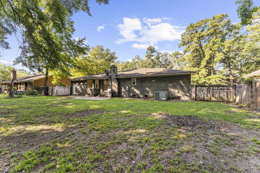 Image 34 of property listing at 203 Stratford Drive, Summerville, SC 29485