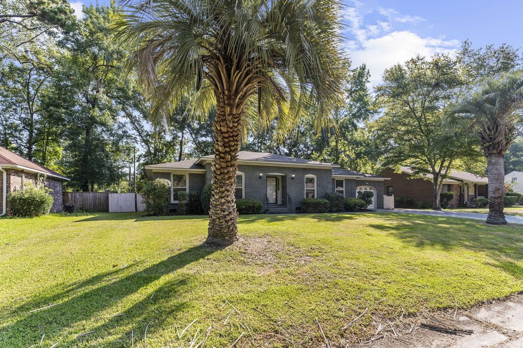 Image 38 of property listing at 203 Stratford Drive, Summerville, SC 29485