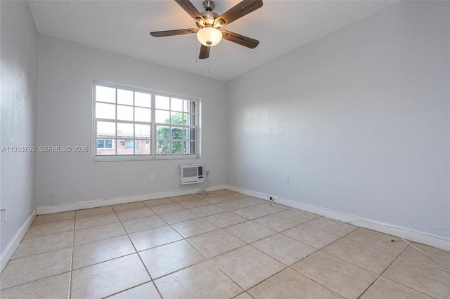 3671 SW 11th St 9B, Miami, FL 33135