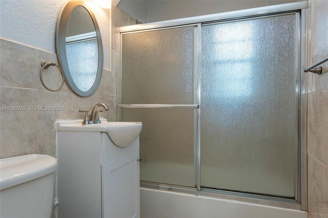 3671 SW 11th St 9B, Miami, FL 33135