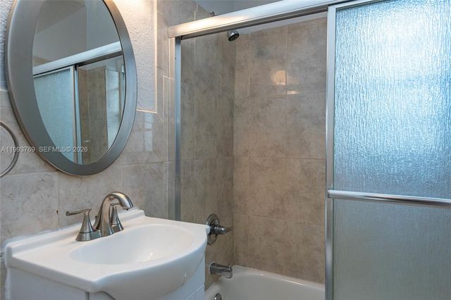 3671 SW 11th St 9B, Miami, FL 33135