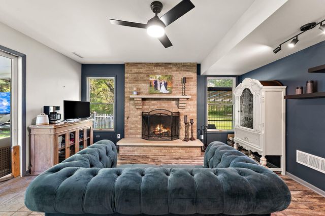 12150 N 332 E, Demotte, IN 46310