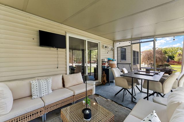 12150 N 332 E, Demotte, IN 46310