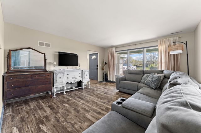 12150 N 332 E, Demotte, IN 46310
