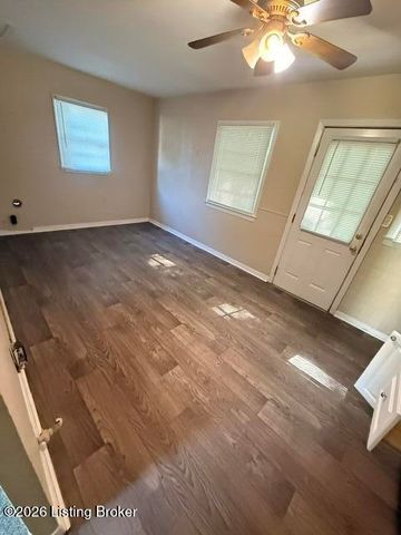 10705 Grafton Hall Rd, Louisville, KY 40272