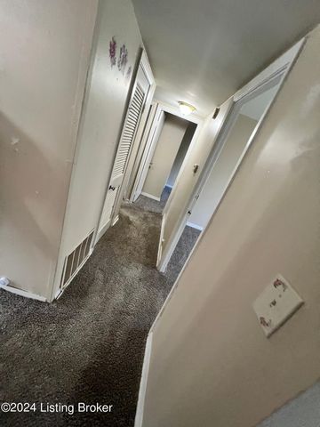 10705 Grafton Hall Rd, Louisville, KY 40272