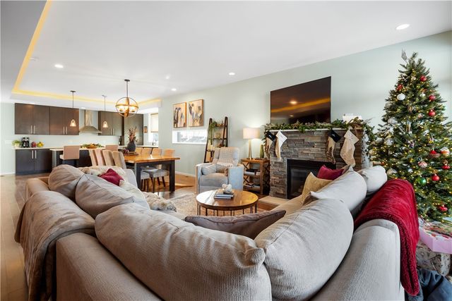 15 Bailey Park Ln, Mt Washington, PA 15210