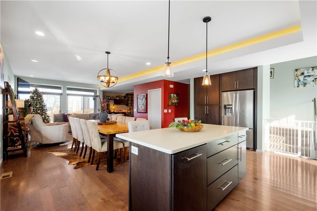 15 Bailey Park Ln, Mt Washington, PA 15210