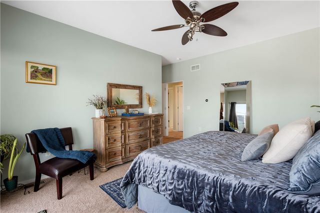 15 Bailey Park Ln, Mt Washington, PA 15210