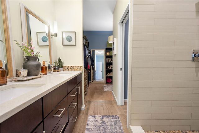 15 Bailey Park Ln, Mt Washington, PA 15210