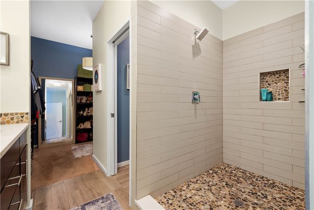 15 Bailey Park Ln, Mt Washington, PA 15210