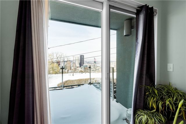 15 Bailey Park Ln, Mt Washington, PA 15210