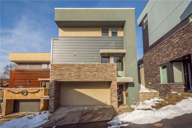 15 Bailey Park Ln, Mt Washington, PA 15210