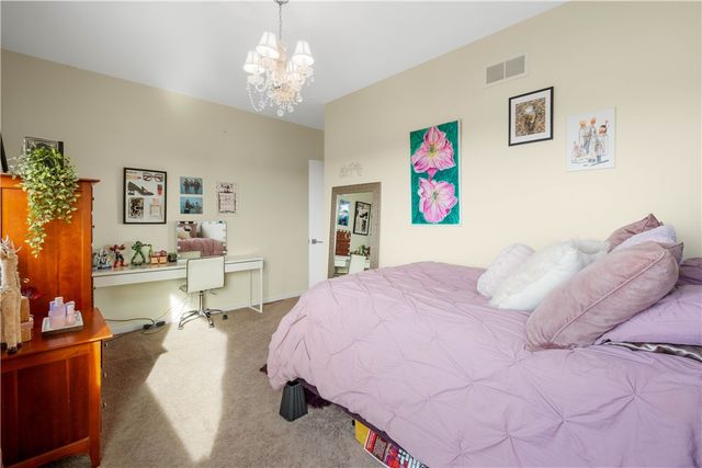 15 Bailey Park Ln, Mt Washington, PA 15210